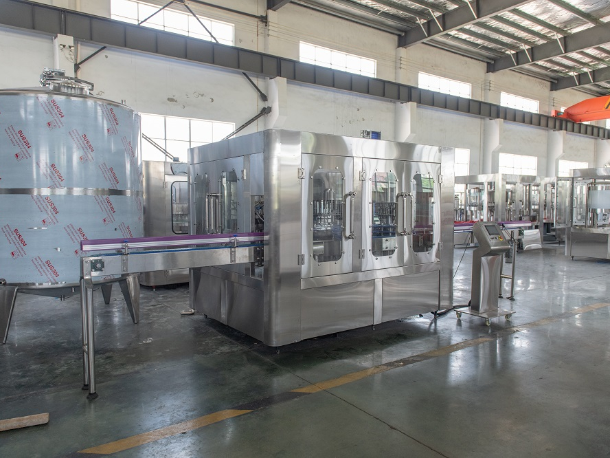 【2022 Ago. 26】Máquina automática de producción de embotellado de agua mineral 3 en 1