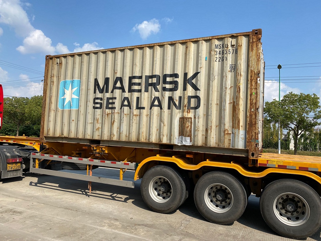 【25 de octubre de 2021】El equipo y las carretillas elevadoras se envían a las fábricas de los clientes de Guinea para su uso