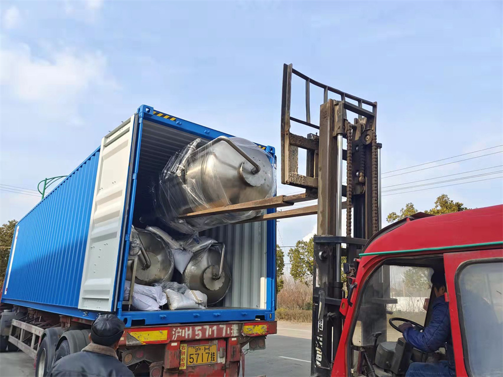 【2022 enero 21】Equipo de línea de producción de agua embotellada enviado a Accra, Ghana