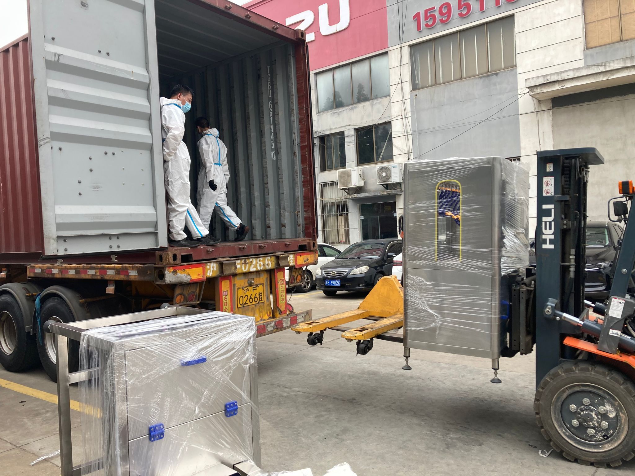 【2022 1 de junio】Máquina sopladora de botellas enviada a los Estados Unidos