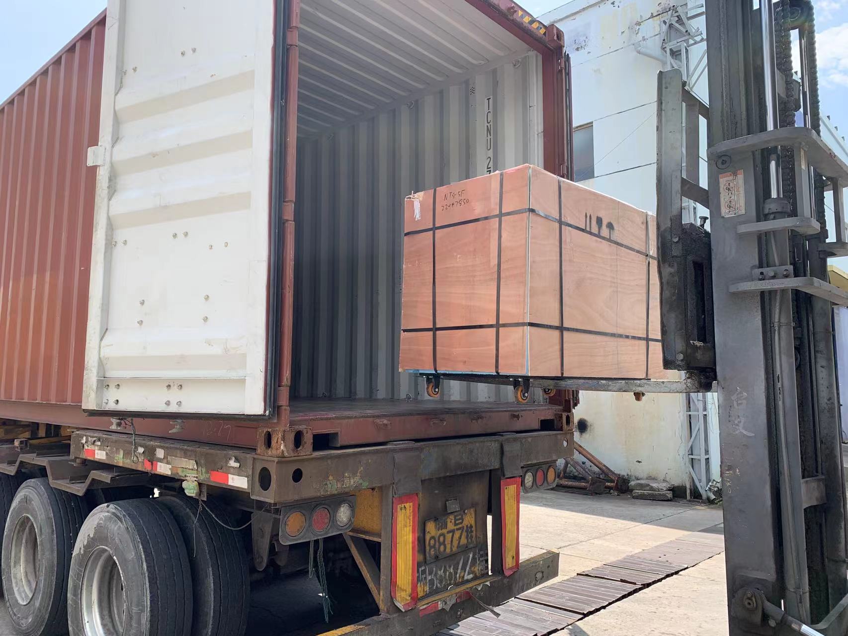 【25 de abril de 2022】Máquina automática de soplado de botellas enviada a Nigeria