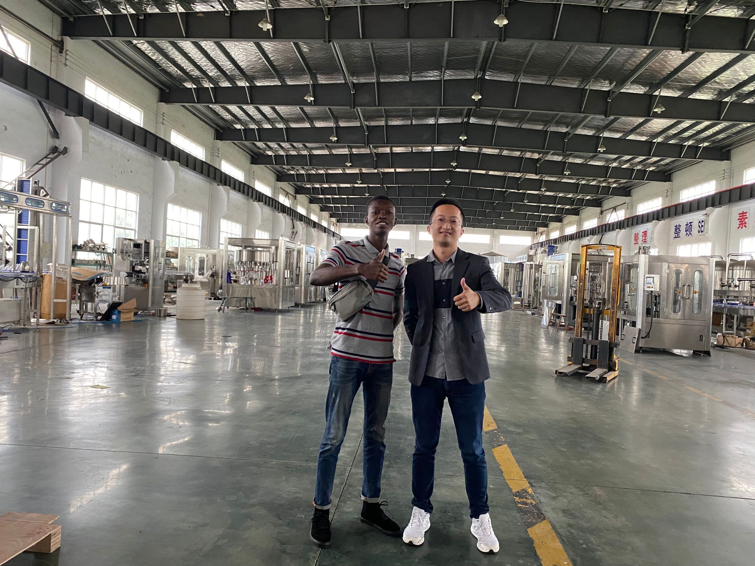 【29 de septiembre de 2022】Los clientes nigerianos vienen a visitar y comprar equipos de línea de flotación